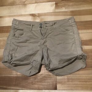 Kensie Jeans relaxed fitted utility shorts size 16, 18 or XL